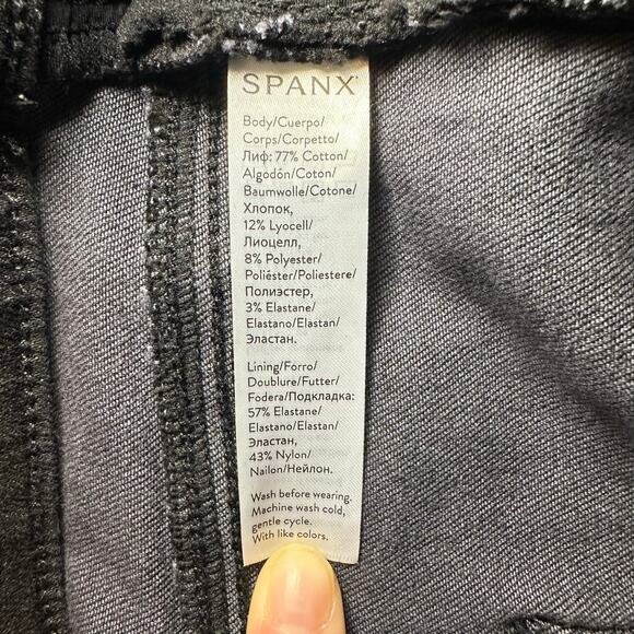 Spanx Denim Legging Women Size 3X Vintage Black Distressed Pull On Stretch NEW - Picture 12 of 16